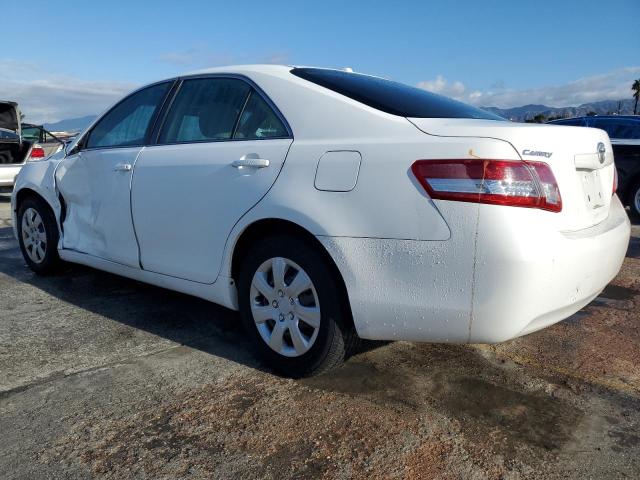 4T1BF3EK3BU635868 - 2011 TOYOTA CAMRY BASE WHITE photo 2