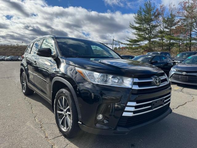 2019 TOYOTA HIGHLANDER SE, null