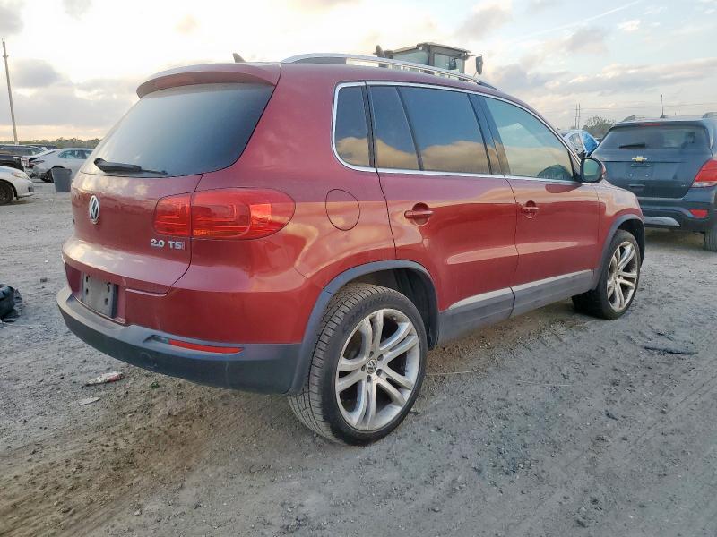 WVGAV7AX5DW035884 - 2013 VOLKSWAGEN TIGUAN S Czerwony zdjęcie 3