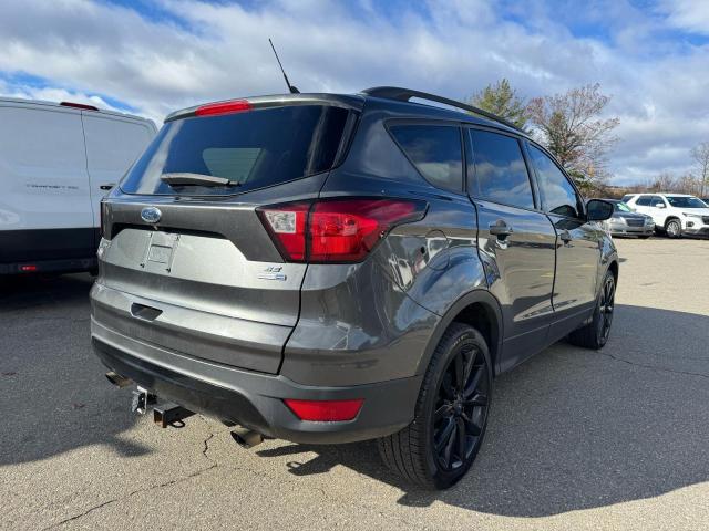 1FMCU9GD0KUB07801 - 2019 FORD ESCAPE SE GRAY photo 4