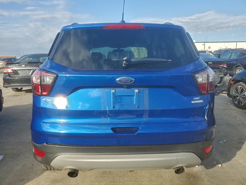 1FMCU0GD1JUA84345 - 2018 FORD ESCAPE SE Blau Foto 6