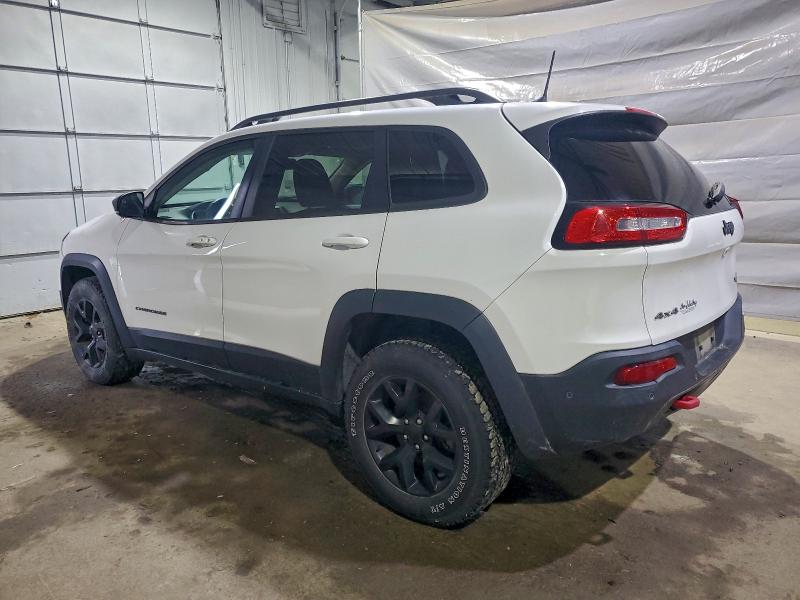 1C4PJMBS0GW104576 - 2016 JEEP CHEROKEE TRAILHAWK WHITE photo 2