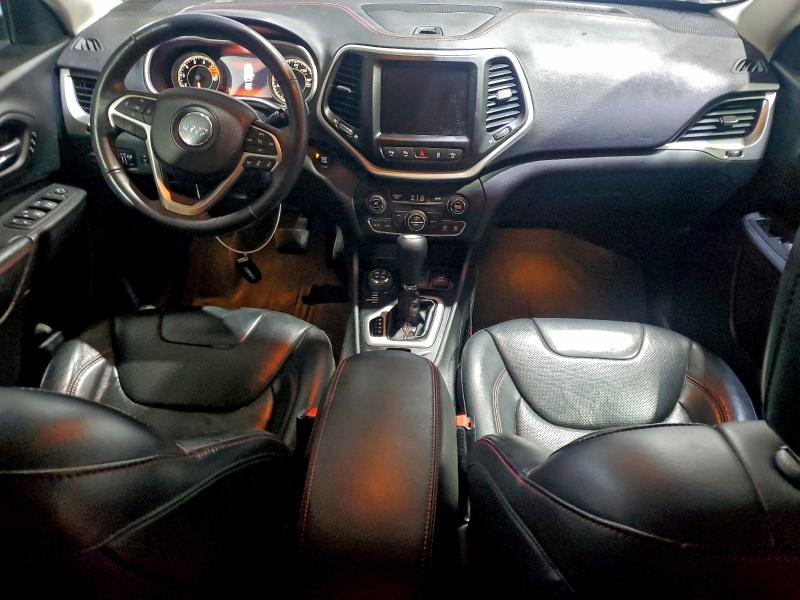 1C4PJMBS0GW104576 - 2016 JEEP CHEROKEE TRAILHAWK WHITE photo 8