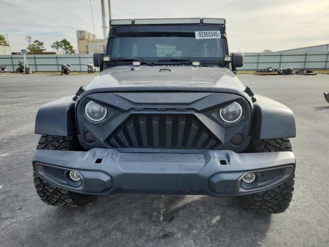 1J4GA59109L728993 - 2009 JEEP WRANGLER U SAHARA BLACK photo 5