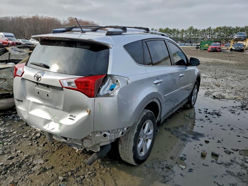 JTMRFREV3DD006999 - 2013 TOYOTA RAV4 XLE SILVER photo 3