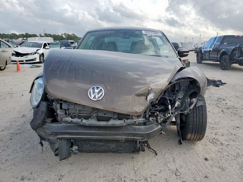 3VWJP7AT1DM682663 - 2013 VOLKSWAGEN BEETLE BROWN photo 5