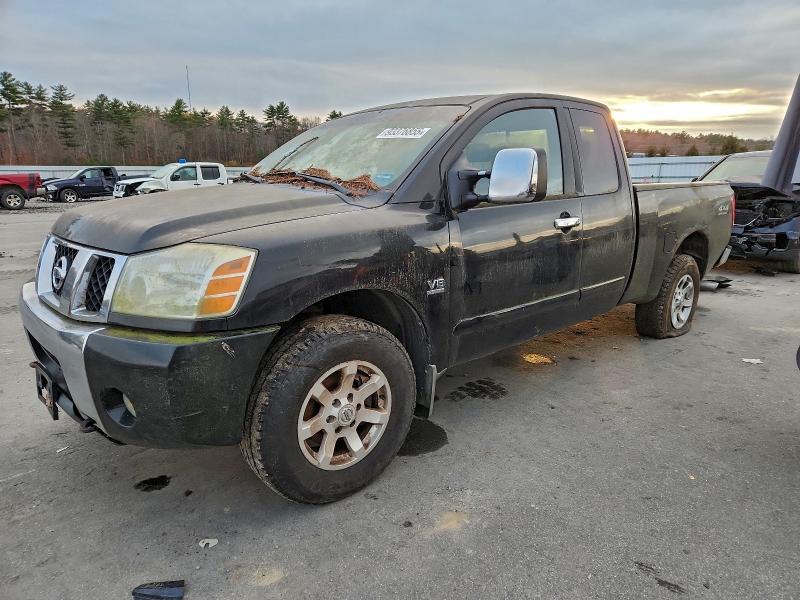 2004 NISSAN TITAN XE, 