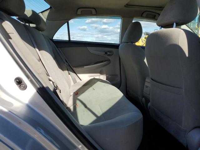 2T1BU4EE4CC861247 - 2012 TOYOTA COROLLA BASE ვერცხლისფერი ფოტო 10