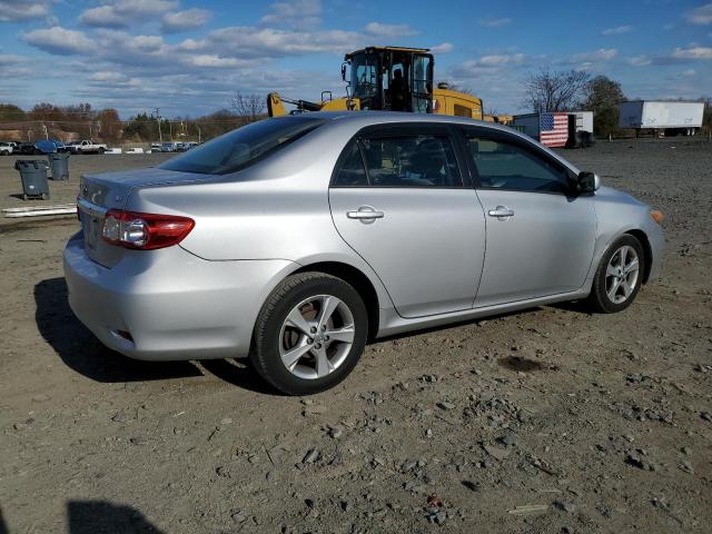 2T1BU4EE4CC861247 - 2012 TOYOTA COROLLA BASE ვერცხლისფერი ფოტო 3