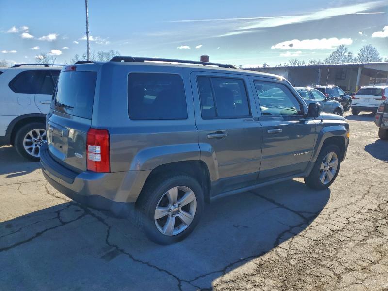 1J4NF1GB7BD219108 - 2011 JEEP PATRIOT SPORT GRAY photo 3