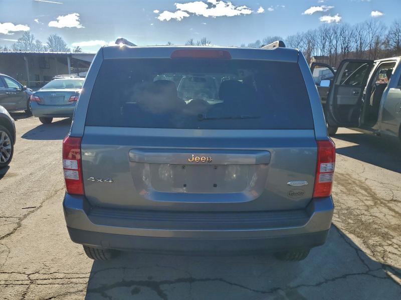 1J4NF1GB7BD219108 - 2011 JEEP PATRIOT SPORT GRAY photo 6