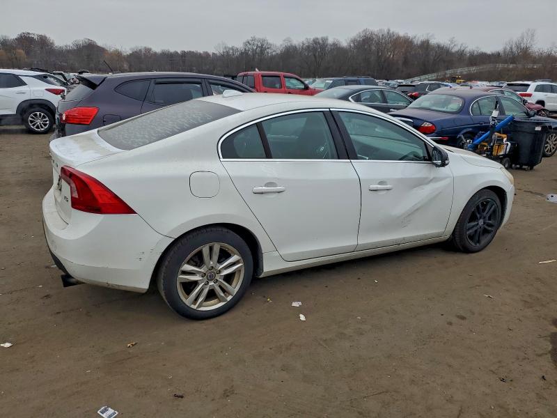 YV1612FS4D2178087 - 2013 VOLVO S60 T5 თეთრი ფოტო 3