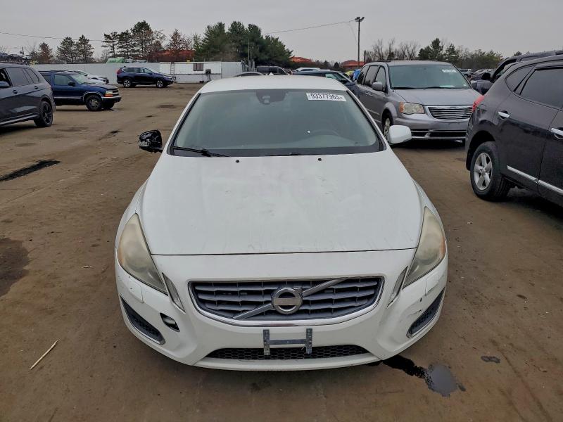 YV1612FS4D2178087 - 2013 VOLVO S60 T5 თეთრი ფოტო 5
