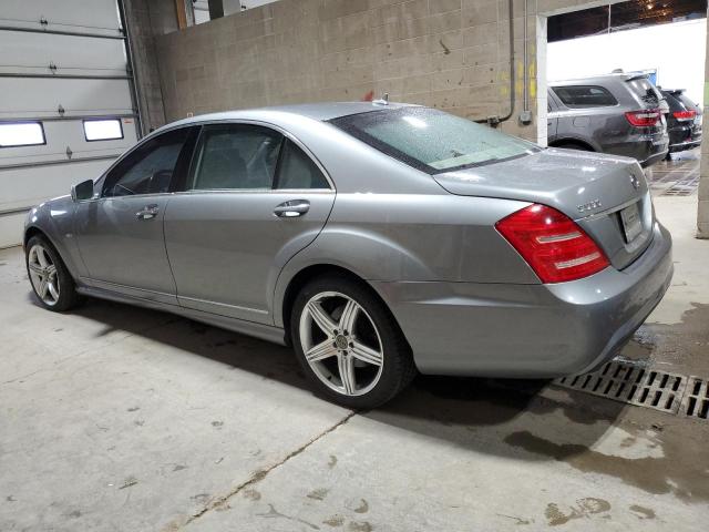 WDDNG9EB5CA483344 - 2012 MERCEDES-BENZ S 550 4MATIC GRAY photo 2