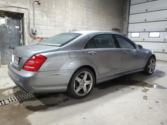 WDDNG9EB5CA483344 - 2012 MERCEDES-BENZ S 550 4MATIC GRAY photo 3