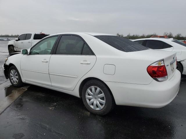 4T1BE30K15U401016 - 2005 TOYOTA CAMRY LE WHITE photo 2