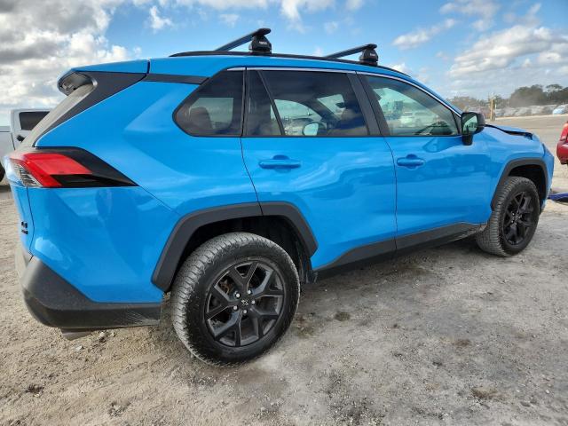 2T3F1RFV4MW183743 - 2021 TOYOTA RAV4 LE 蓝色 照片 3