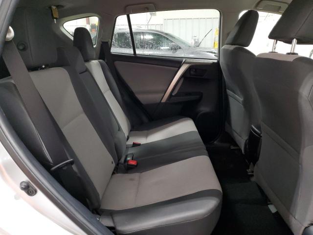 JTMBFREV3FD100739 - 2015 TOYOTA RAV4 LE SILVER photo 10
