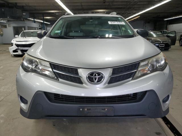 JTMBFREV2FJ043371 - 2015 TOYOTA RAV4 LE 银色 照片 5