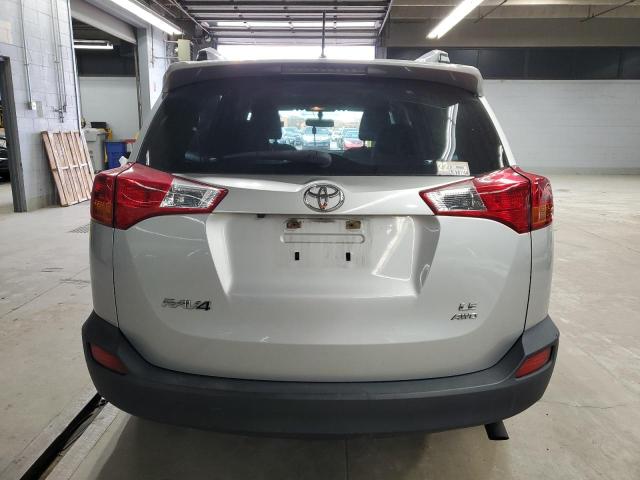 JTMBFREV2FJ043371 - 2015 TOYOTA RAV4 LE 银色 照片 6