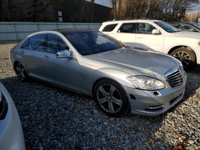 WDDNG9EB5CA476152 - 2012 MERCEDES-BENZ S 550 4MATIC SILVER photo 4