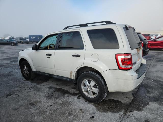 1FMCU0DG9CKB57149 - 2012 FORD ESCAPE XLT თეთრი ფოტო 2