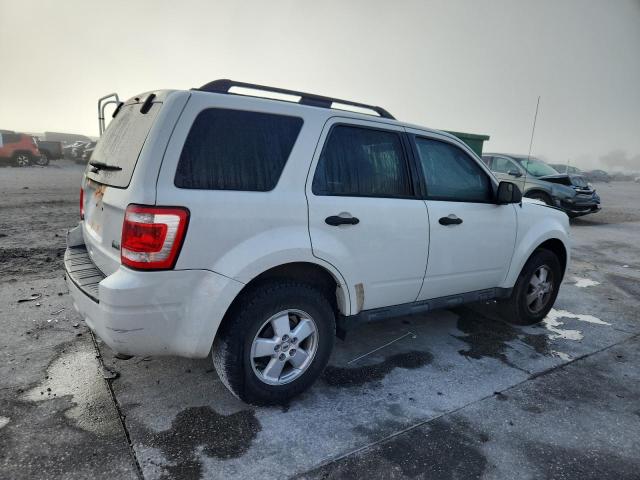 1FMCU0DG9CKB57149 - 2012 FORD ESCAPE XLT თეთრი ფოტო 3