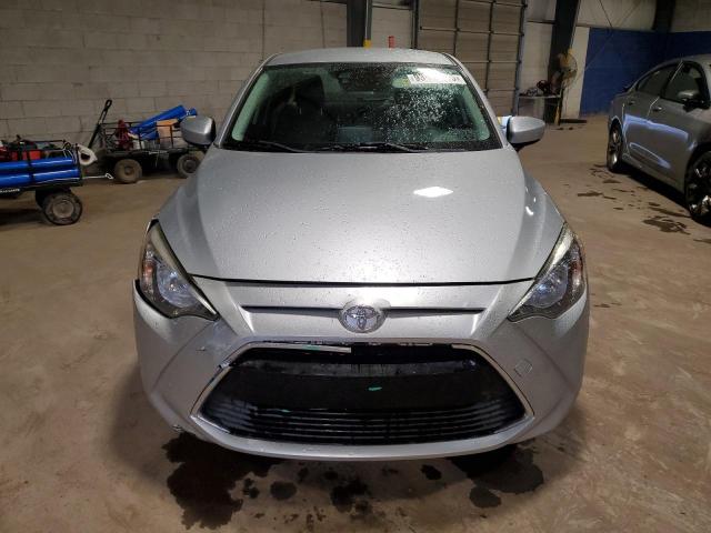 3MYDLBYV4JY327093 - 2018 TOYOTA YARIS IA SILVER photo 5