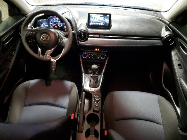 3MYDLBYV4JY327093 - 2018 TOYOTA YARIS IA SILVER photo 8