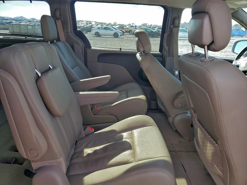 2C4RC1BG4GR112864 - 2016 CHRYSLER TOWN & COU TOURING 红色 照片 11