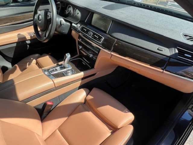 WBAYA8C52DD227644 - 2013 BMW 750 I GRAY photo 5