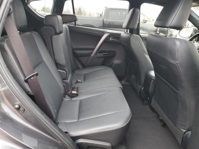 JTMJFREV3HJ161721 - 2017 TOYOTA RAV4 SE ნაცრისფერი ფოტო 11