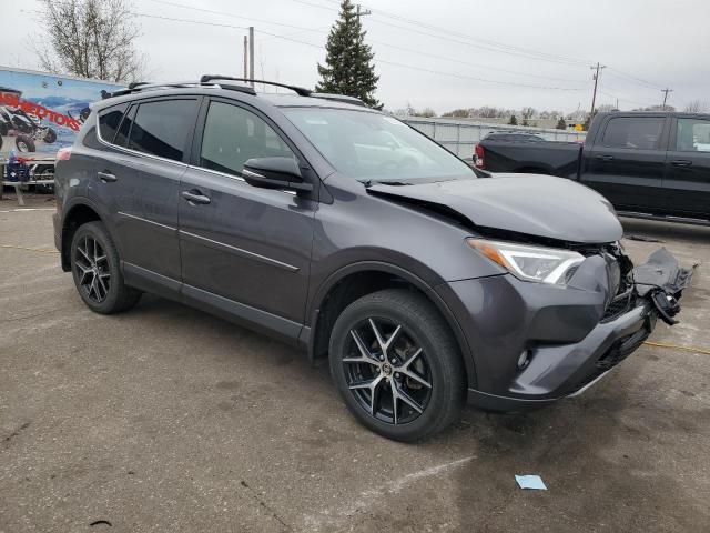 JTMJFREV3HJ161721 - 2017 TOYOTA RAV4 SE ნაცრისფერი ფოტო 4