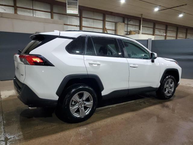 2T3W1RFV8RW332128 - 2024 TOYOTA RAV4 XLE WHITE photo 3