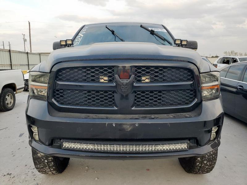 1C6RR7KG8HS539165 - 2017 RAM 1500 ST BLACK photo 5