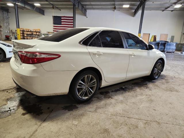4T1BF1FK7GU164768 - 2016 TOYOTA CAMRY LE 白色 照片 3