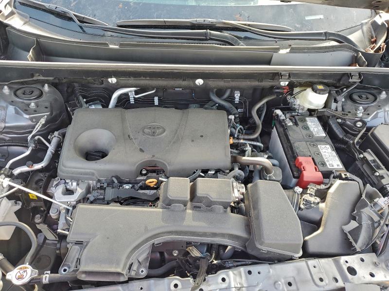 2T3F1RFV6SW522032 - 2025 TOYOTA RAV4 LE 灰色 照片 12