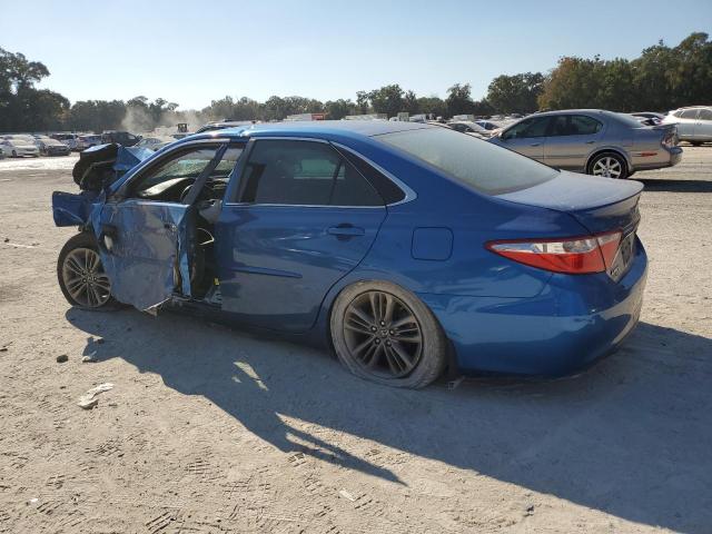 4T1BF1FK0HU685820 - 2017 TOYOTA CAMRY LE BLUE photo 2