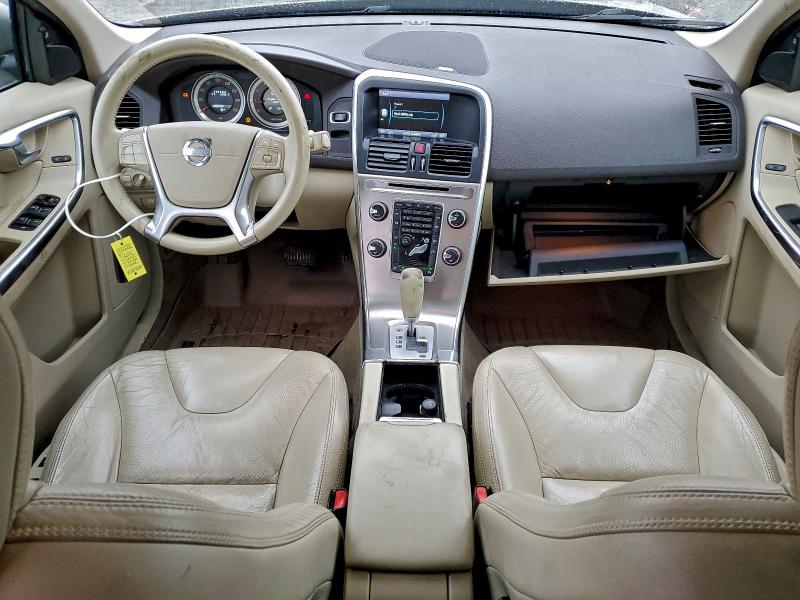 YV4902DZ4C2302070 - 2012 VOLVO XC60 T6 TAN photo 8