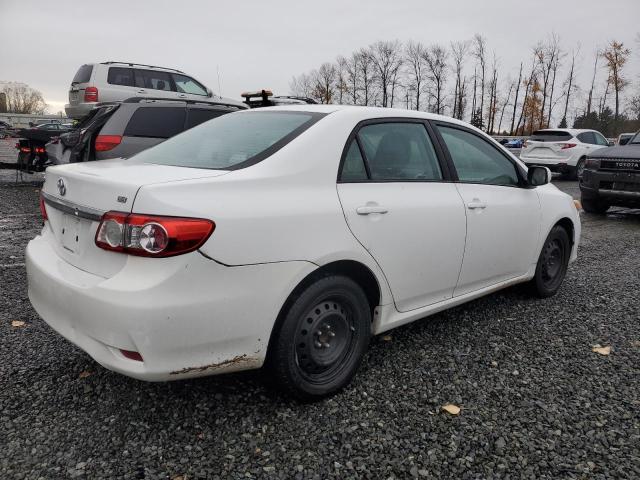 2T1BU4EE1CC821904 - 2012 TOYOTA COROLLA BASE Biały zdjęcie 3