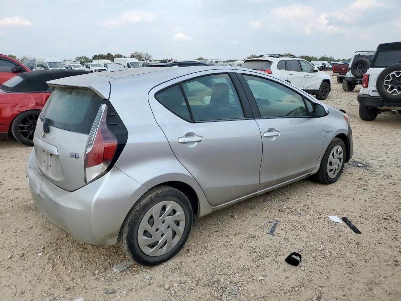 JTDKDTB30G1125574 - 2016 TOYOTA PRIUS C 银色 照片 3