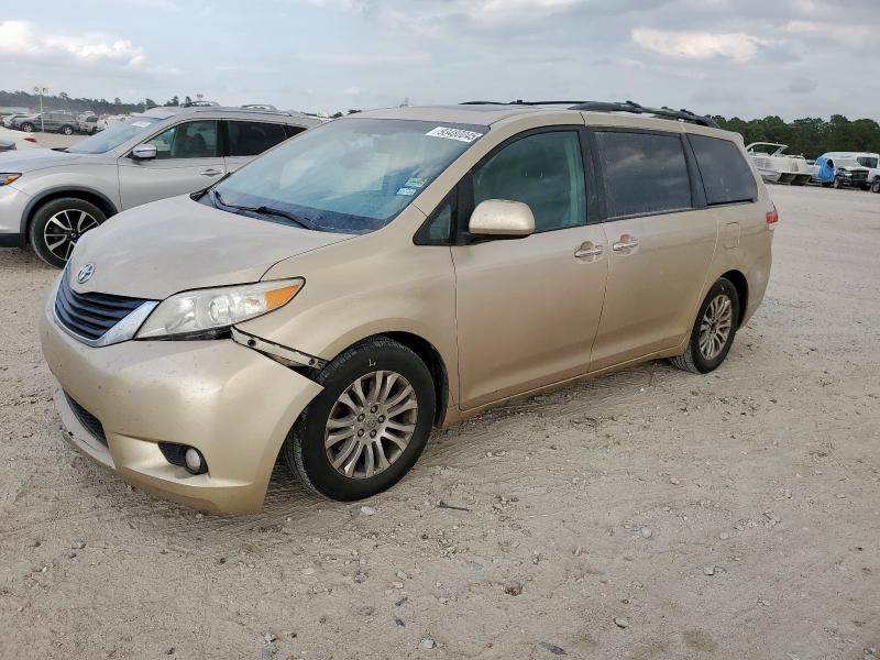 2011 TOYOTA SIENNA XLE, 