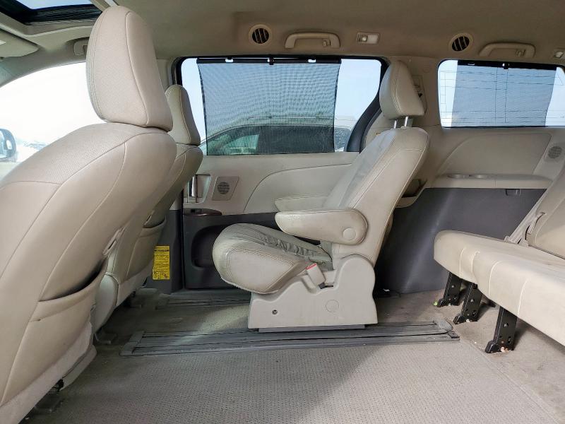 5TDYK3DC3BS174227 - 2011 TOYOTA SIENNA XLE BEIGE photo 11