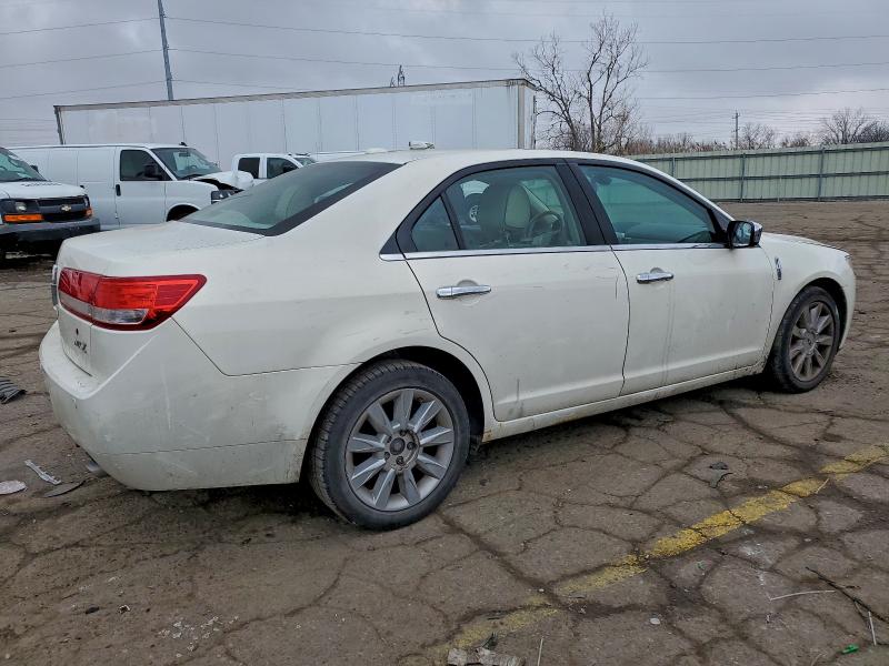 3LNHL2GC4CR811502 - 2012 LINCOLN MKZ 白色 照片 3