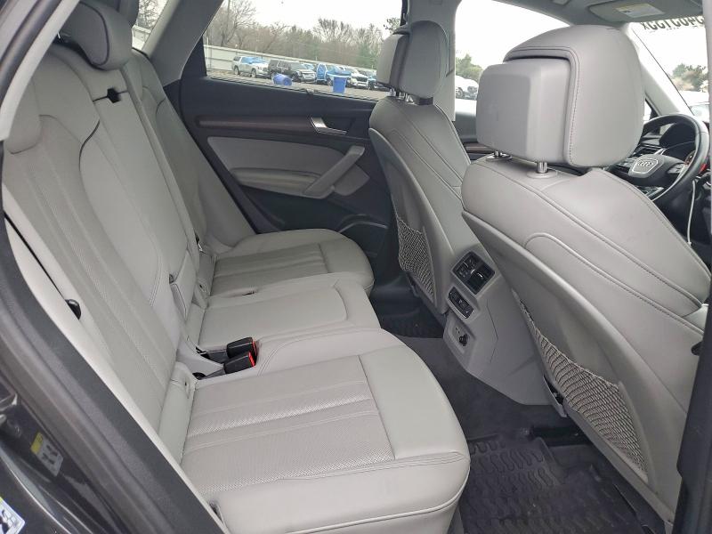 WA1CAAFY0M2052200 - 2021 AUDI Q5 PRESTIGE CHARCOAL photo 11