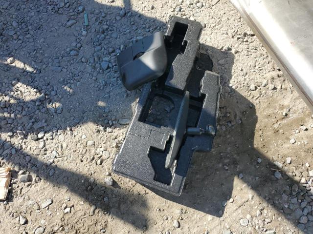 5NMS2DAJ3PH575138 - 2023 HYUNDAI SANTA FE SEL Gümüş fotoğraf 13