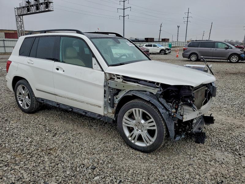 WDCGG8JB8FG440244 - 2015 MERCEDES-BENZ GLK 350 4MATIC WHITE photo 4
