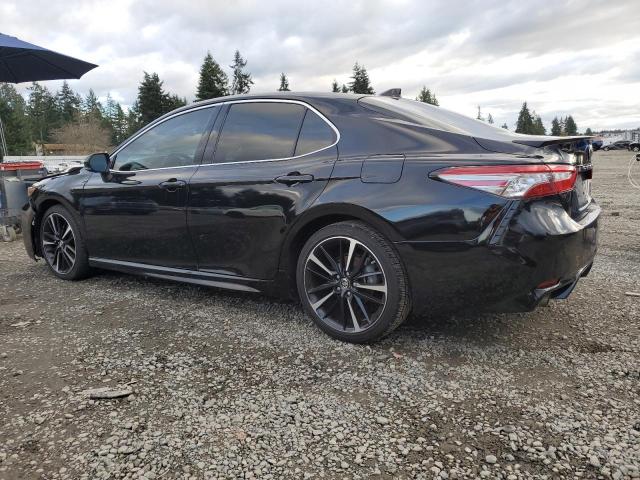 4T1B61HK1JU111505 - 2018 TOYOTA CAMRY XSE შავი ფოტო 2