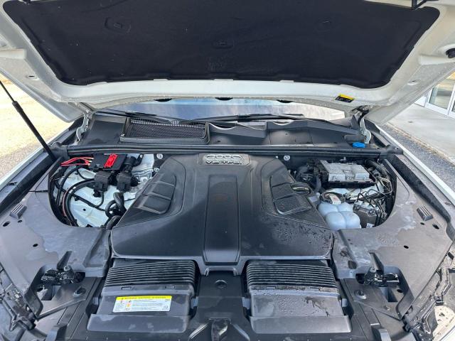 WA1LAAF79JD047682 - 2018 AUDI Q7 PREMIUM PLUS Beyaz fotoğraf 7