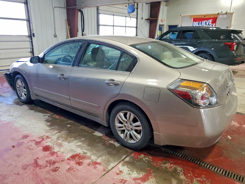 1N4AL2AP2CN444545 - 2012 NISSAN ALTIMA BASE SILVER photo 2